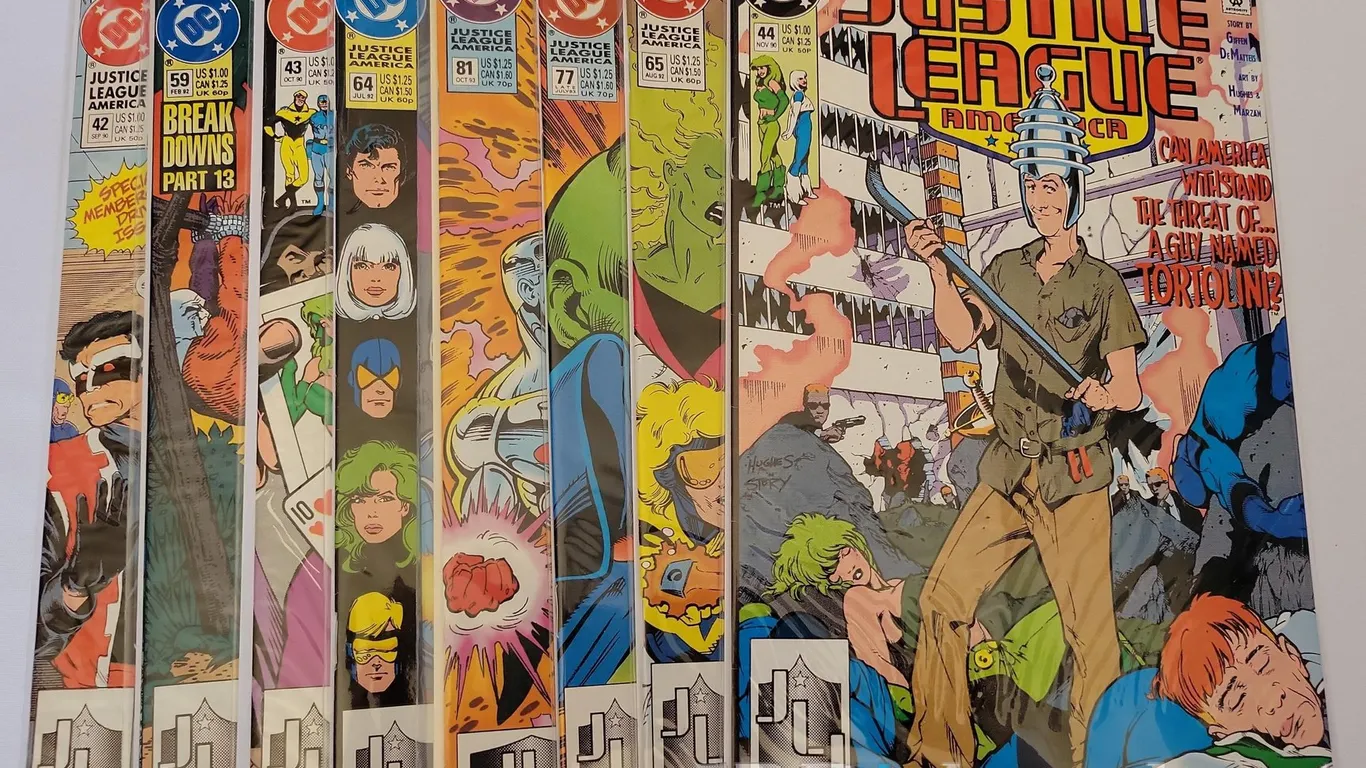 (8) DC JUSTICE LEAGUE OF AMERICA COMICS