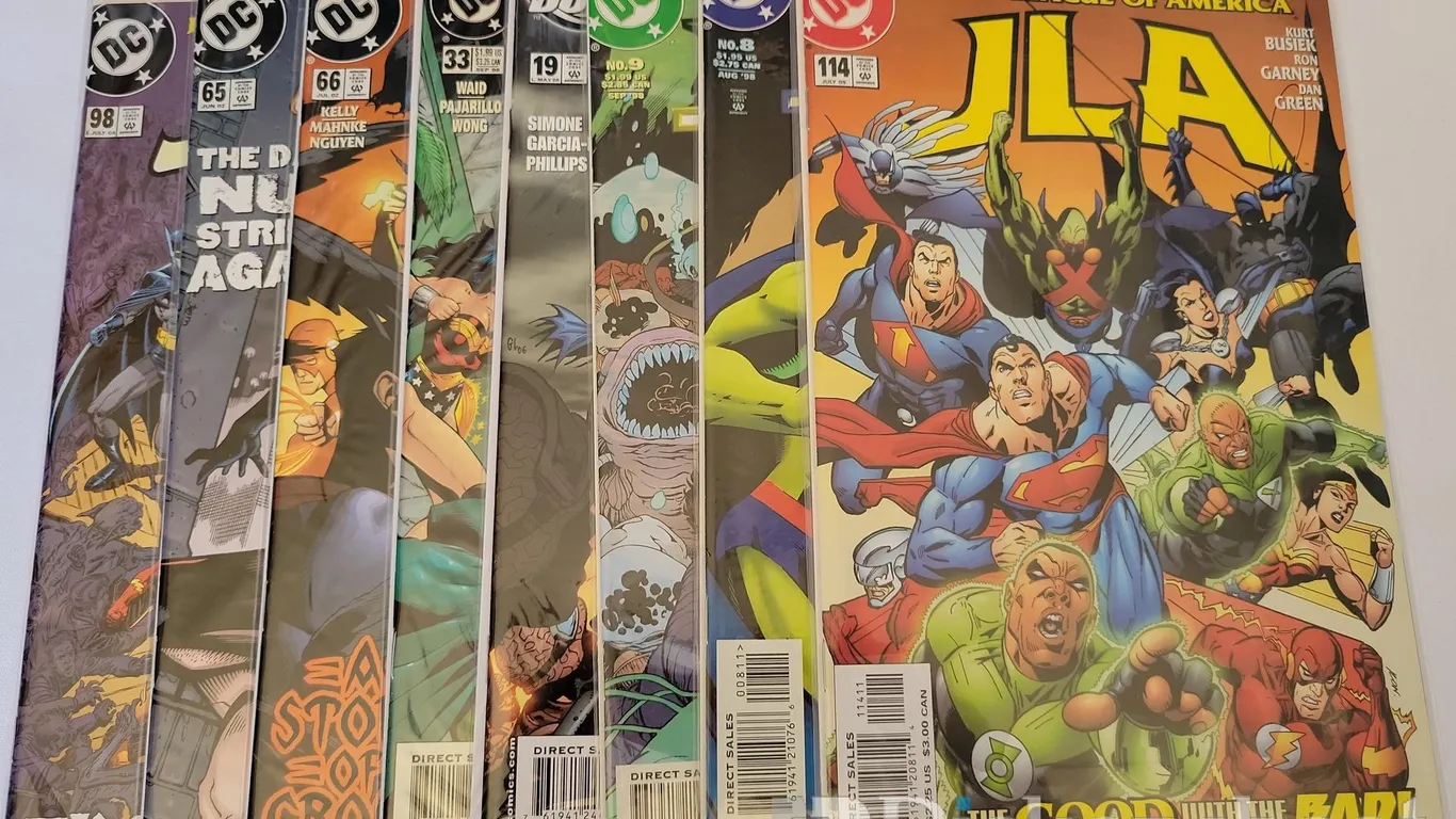 (8) DC JLA COMIC BOOKS
