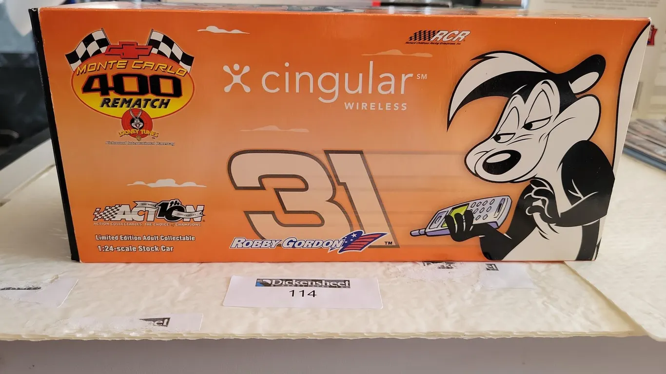 1:24 SCALE COLLECTIBLE ROBBY GORDON STOCK CAR