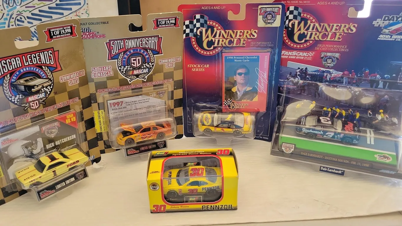 NASCAR MINI COLLECTION LOT