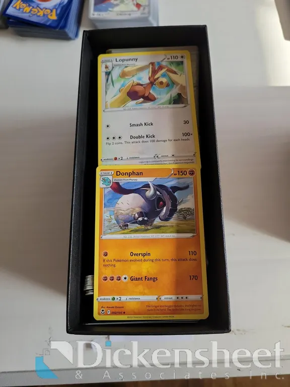 APPROXIMATE (500) POKÉMON CARDS