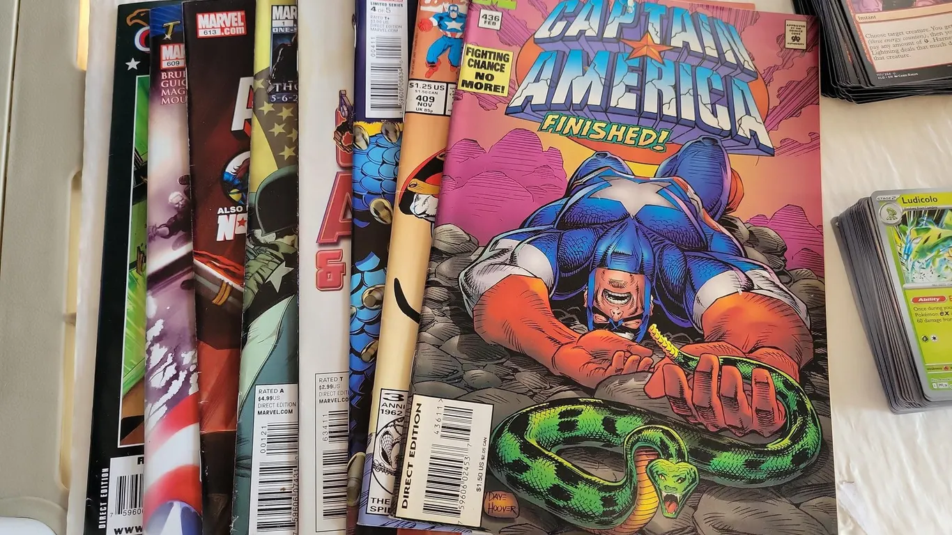 (8) MARVEL CAPTAIN AMERICA COMICS