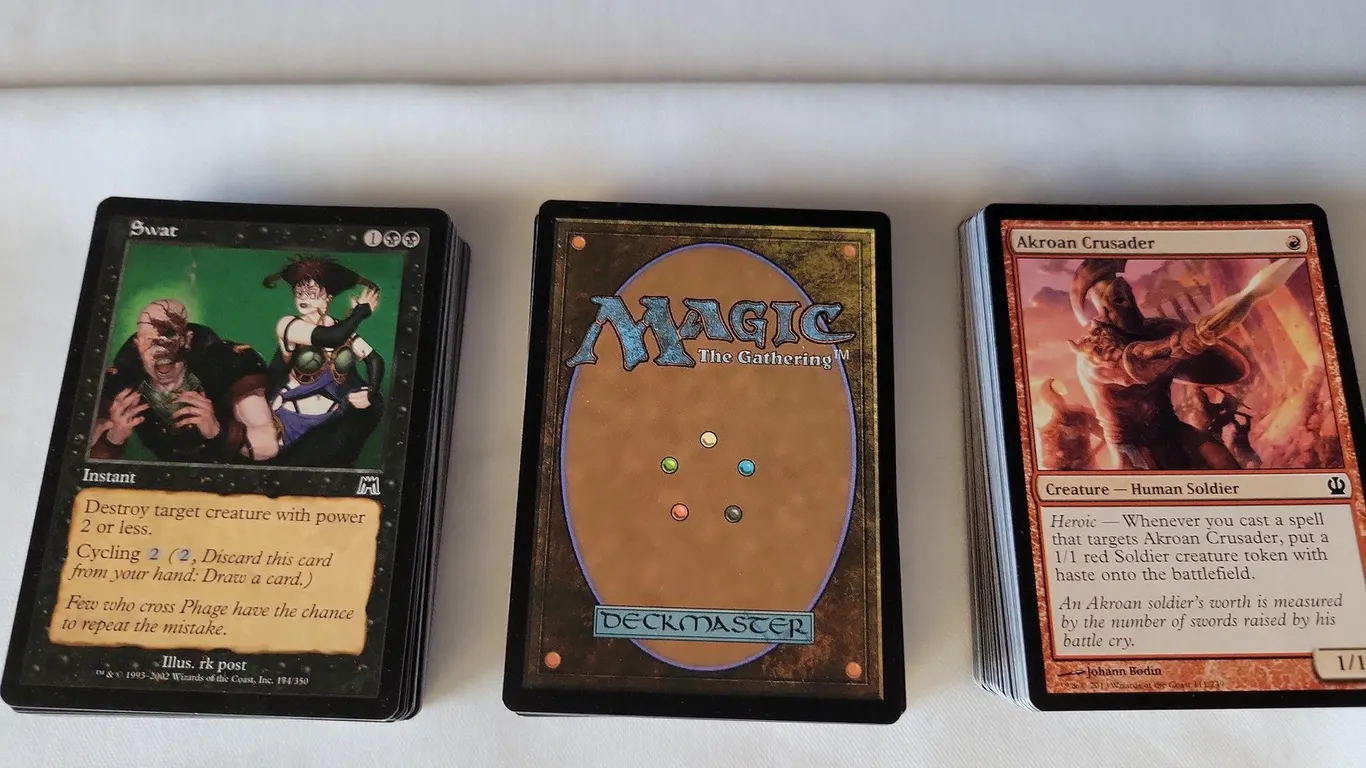 LOT OF (150) MAGIC: THE GATHERING CARDS