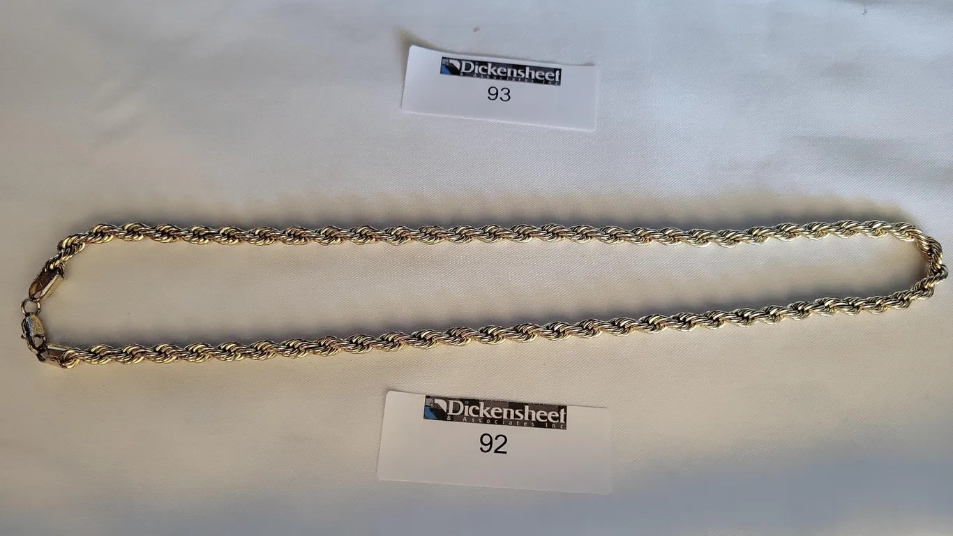 GOLD TONE CHAIN NECKLACE