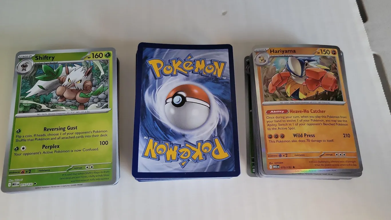 (150) POKÉMON CARD LOT