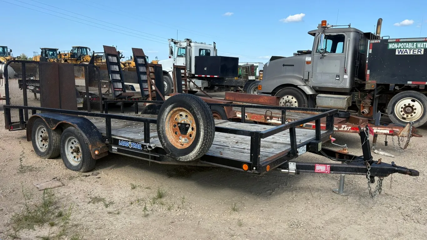 2015 Load Trail 16' Trailer