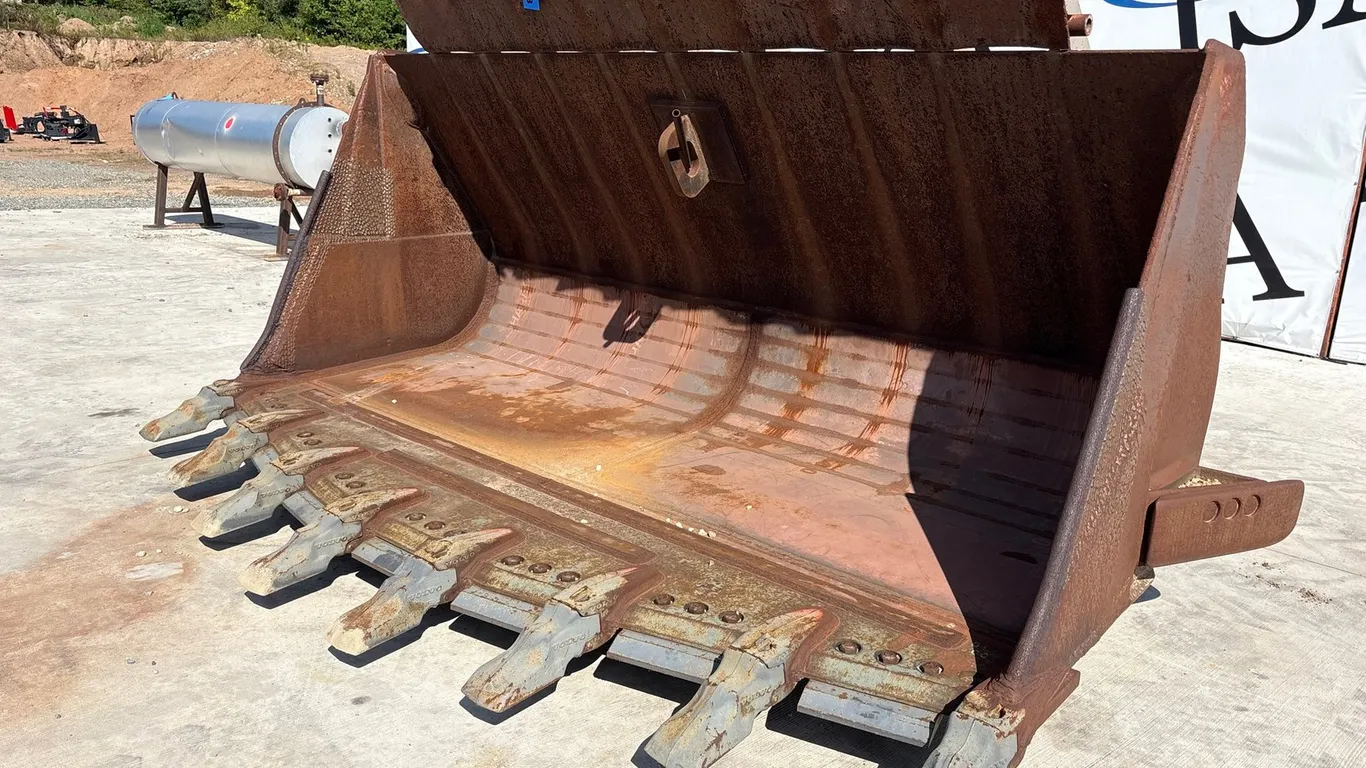 Approx 135" Loader Bucket