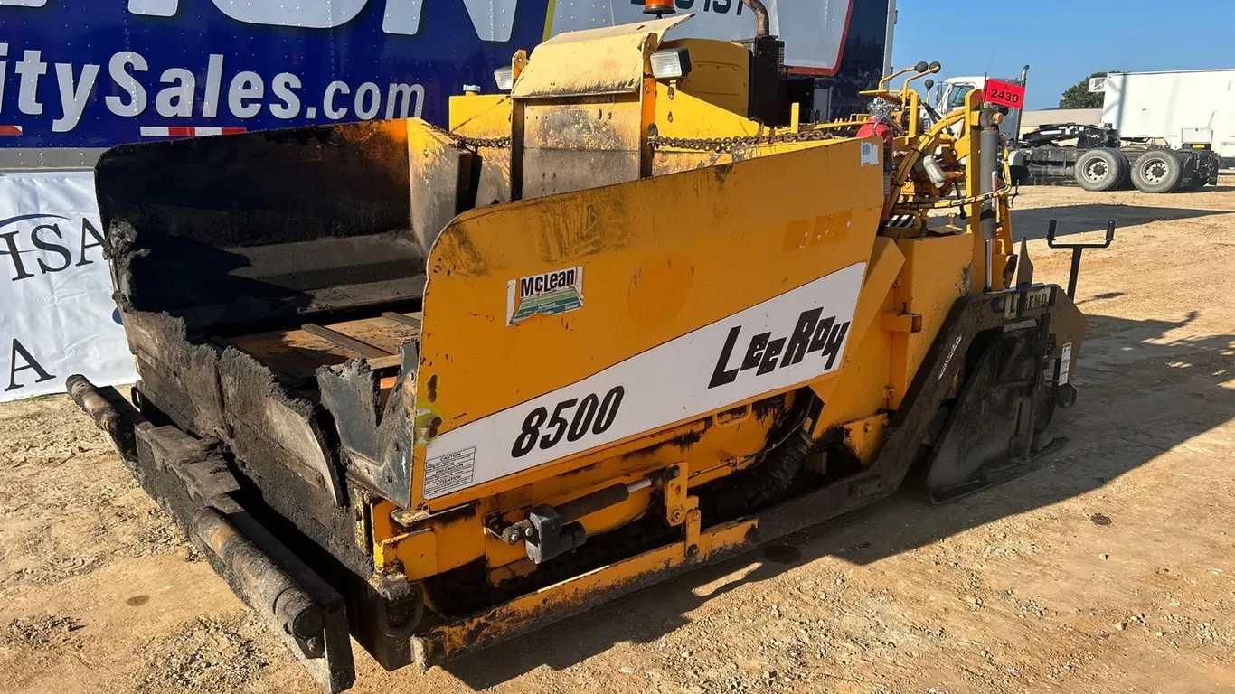 2009 LeeBoy L8500T Paver