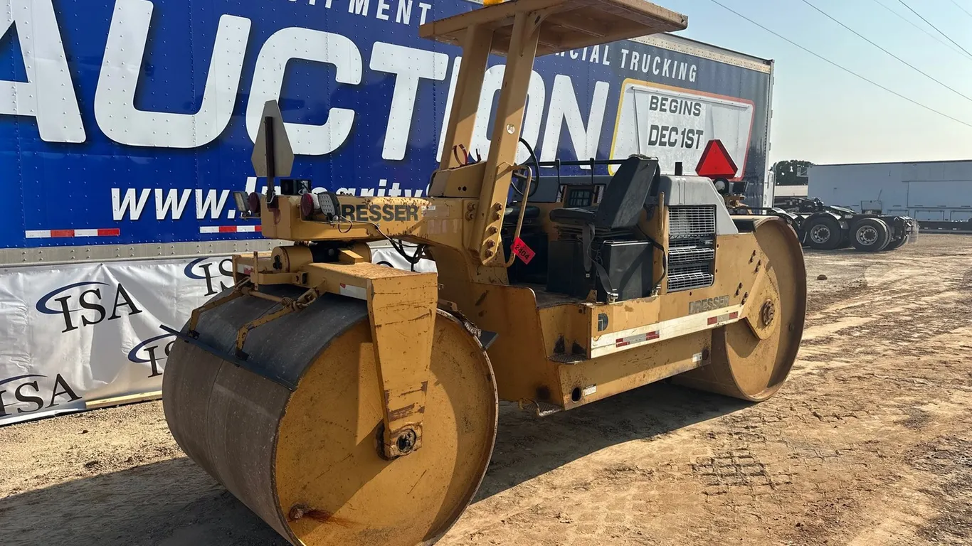 Dresser 712 Roller Compactor