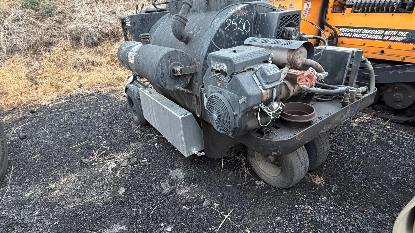 Self Propelled Tar Wagon