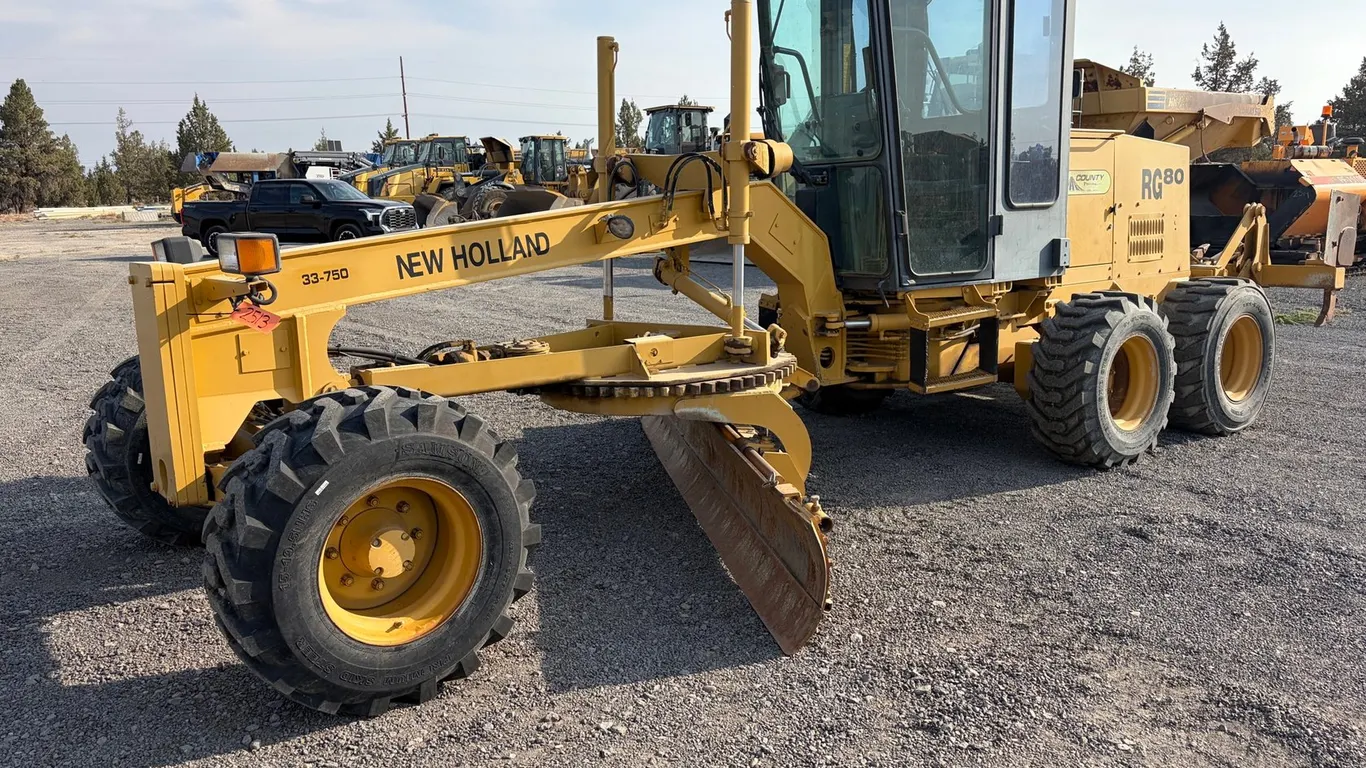 2000 New Holland RG80 Motor Grader