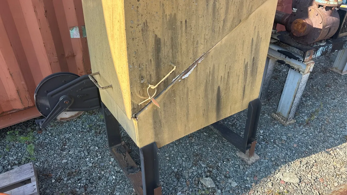 Misc Water Pipe W/ Valve