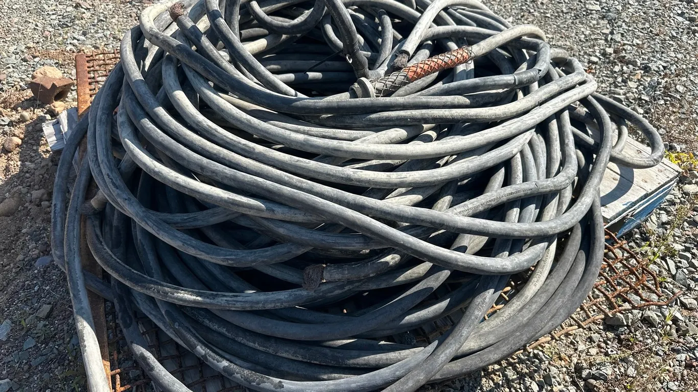 Pallet W/ 4/0 AWG Power Cable