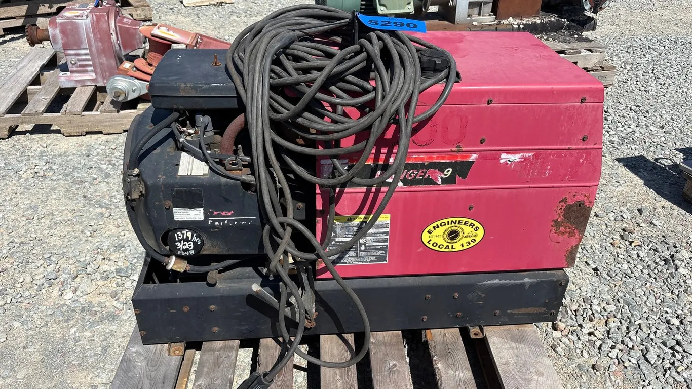 Lincoln Electric Ranger 9 Wire Feed Welder