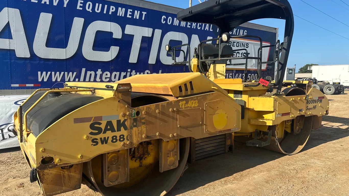 2015 Sakia SW880 Double Drum Smooth Roller Compactor