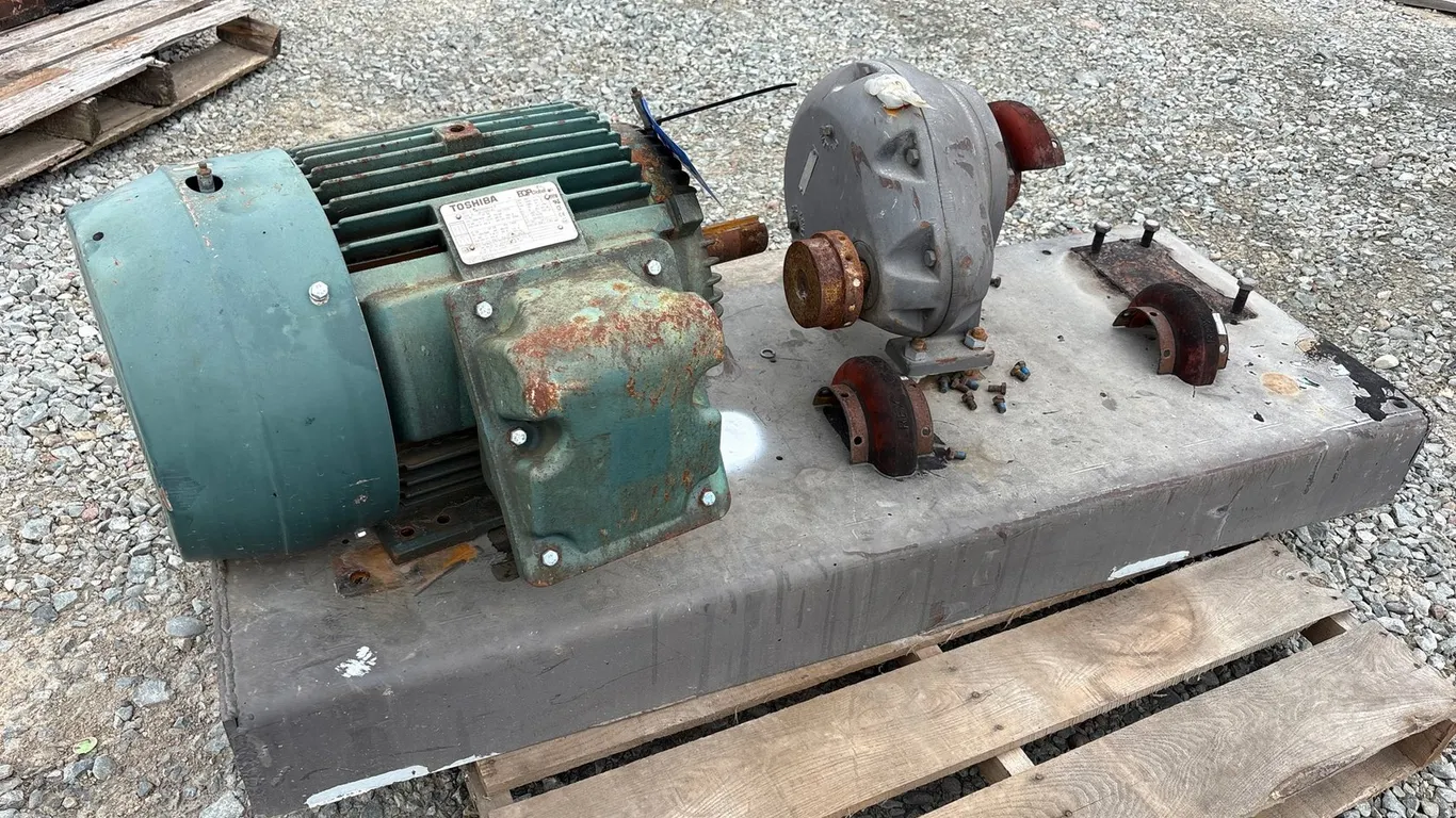 30 HP Toshiba Electric Motor W/ Viking Pump Water Pump