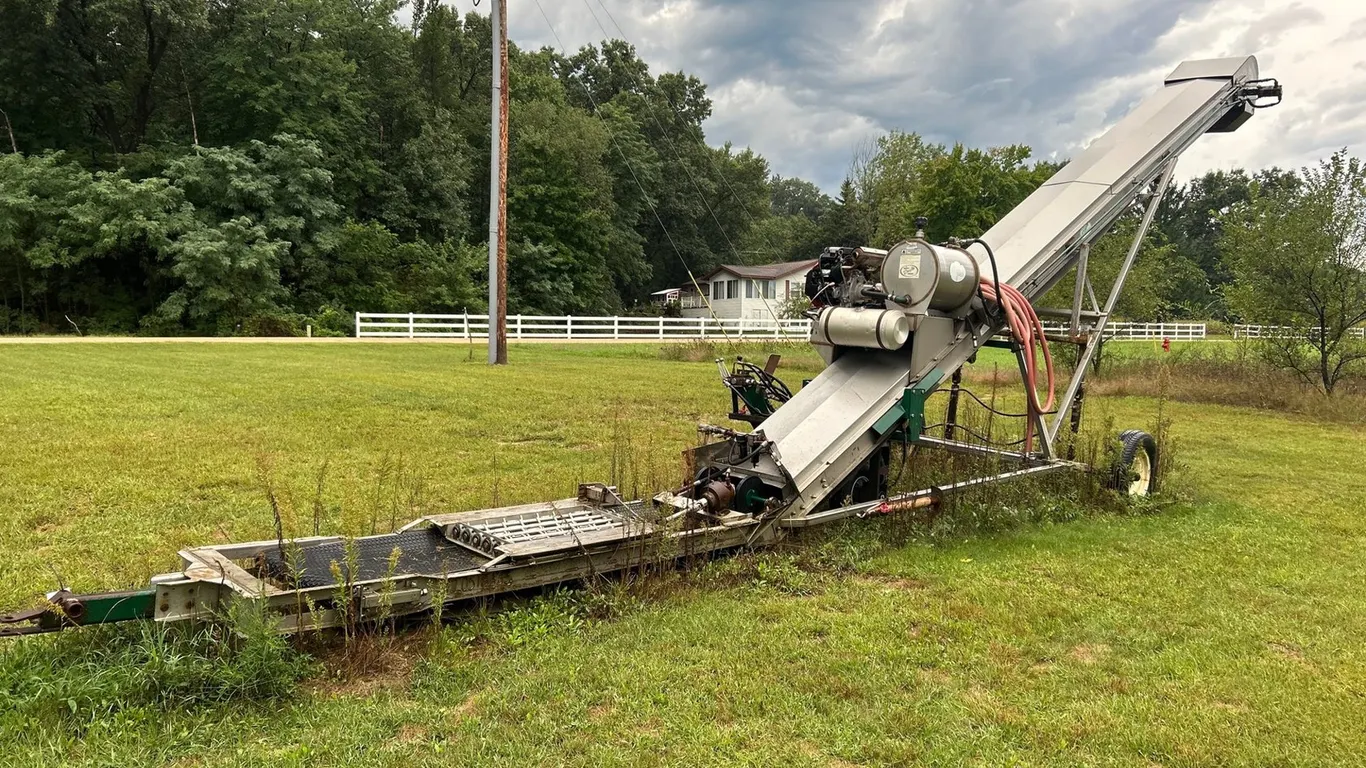 Doyle Approx 34' Self Propelled Conveyor