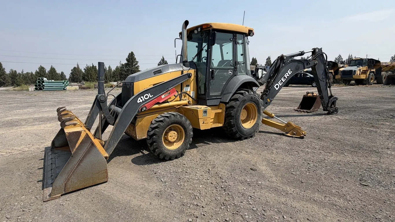 2016 Deere 410L Loader Backhoe