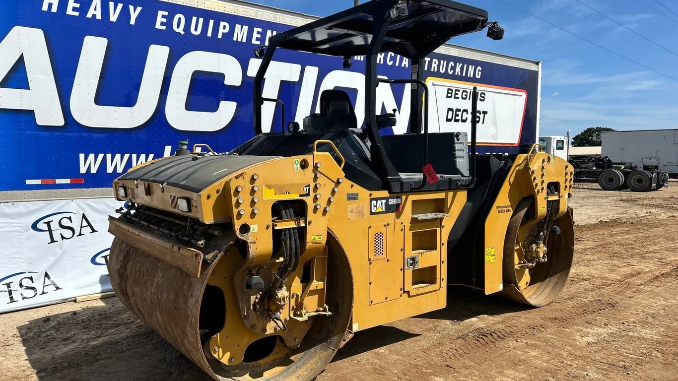 2015 Caterpillar CB66B Double Drum Smooth Roller Compactor
