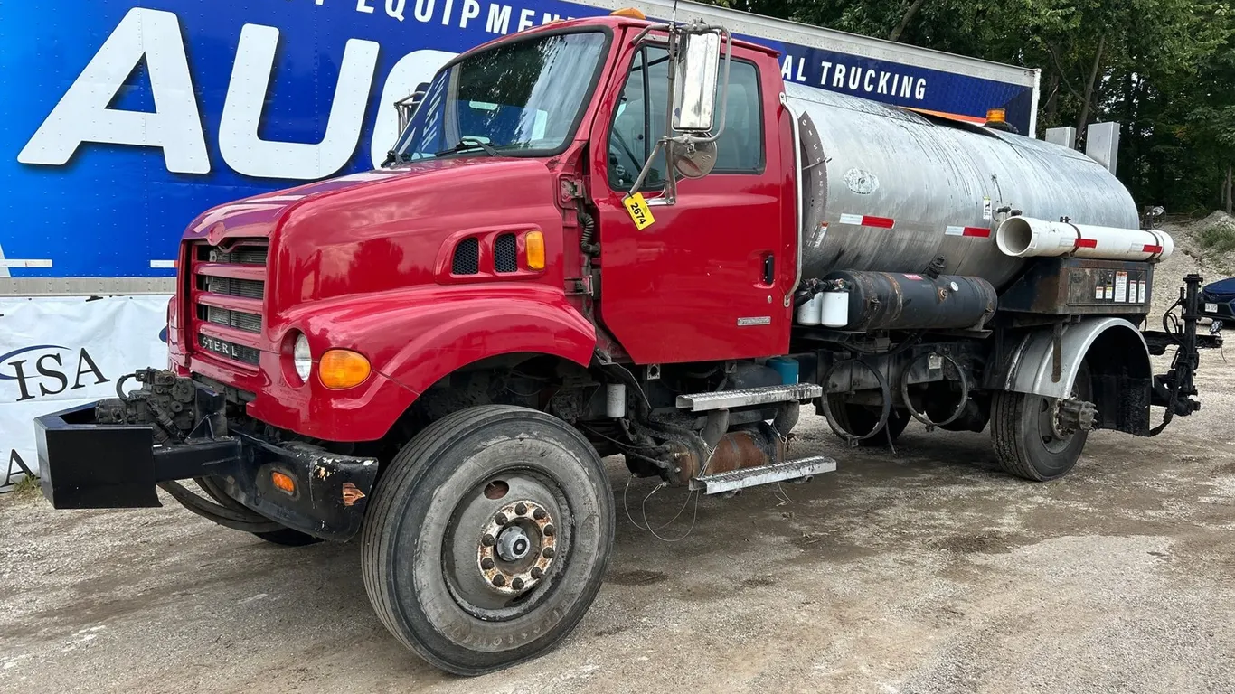 2004 Sterling M4885 Tanker Truck