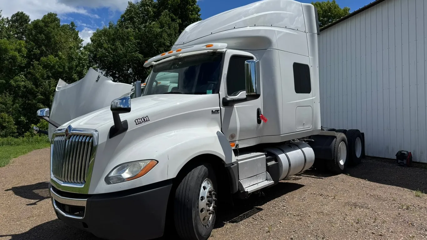 2018 International LT Navistar Sleeper Cab Truck Tractor