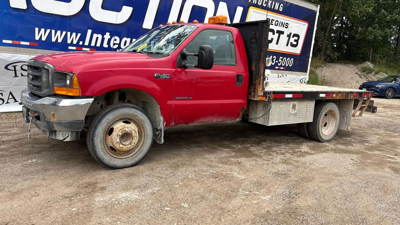 2001 Ford F-450 Flatbed Truck