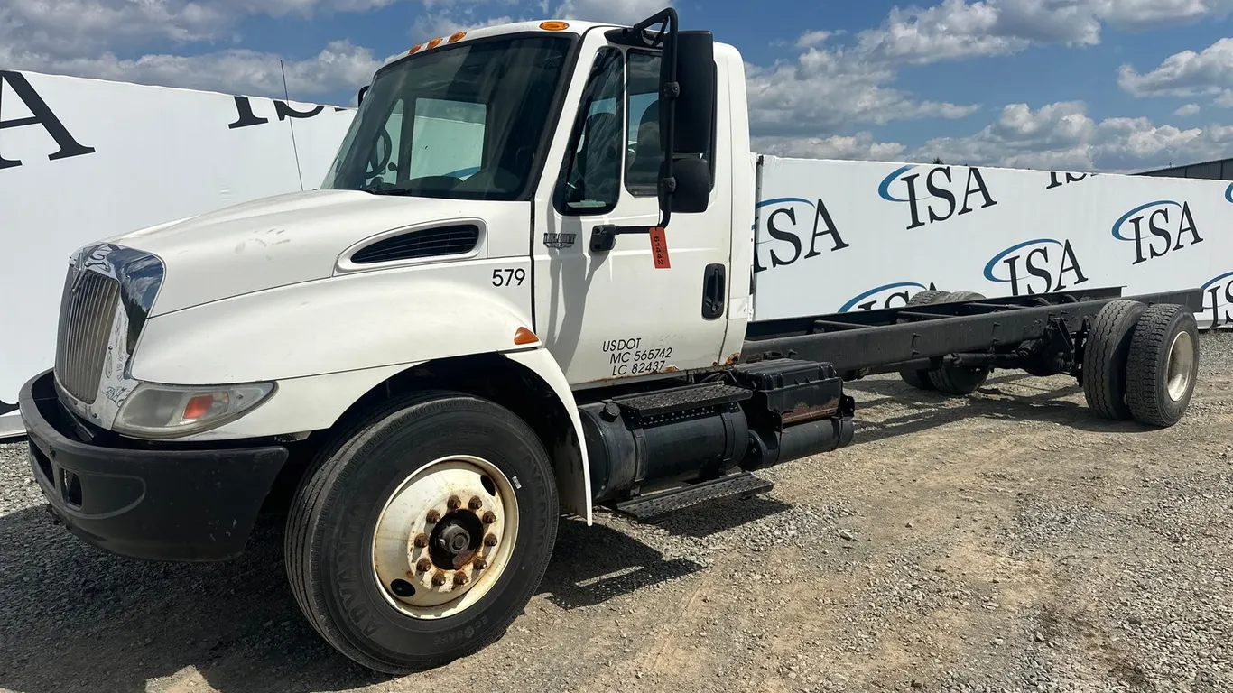 2006 International Single Axle Cab And Chassis