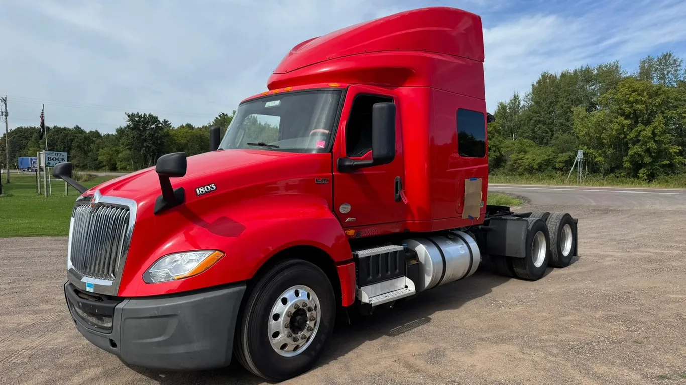 2018 International LT Navistar Sleeper Cab Truck Tractor