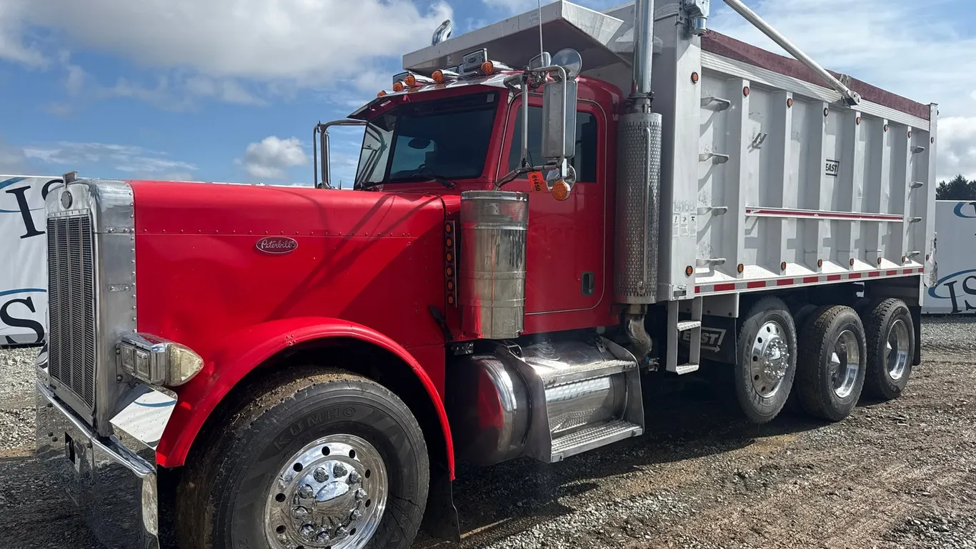 2005 Peterbilt 379 Tri-Axle Dump Truck