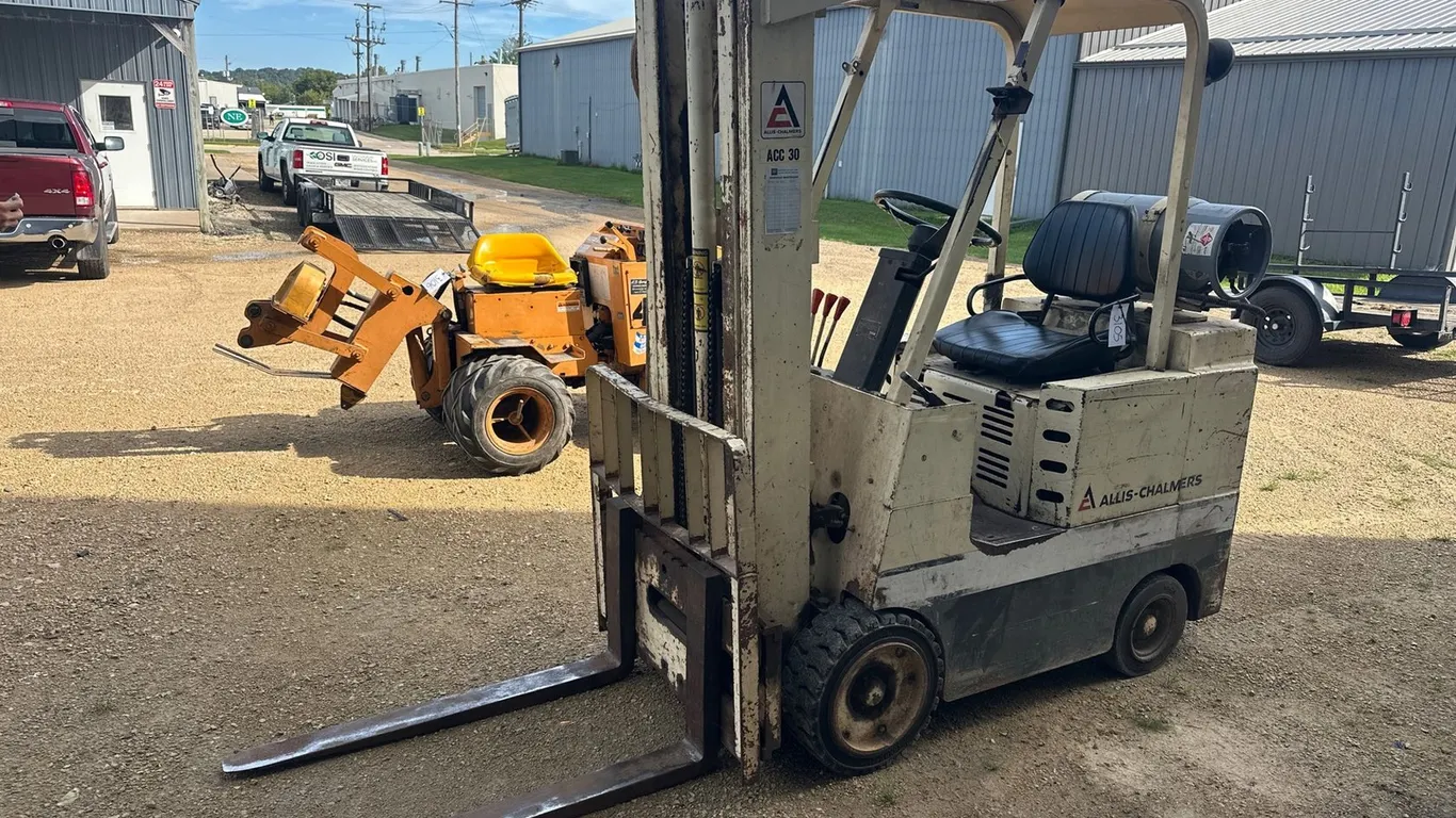 Allis Chalmers ACC30 Forklift