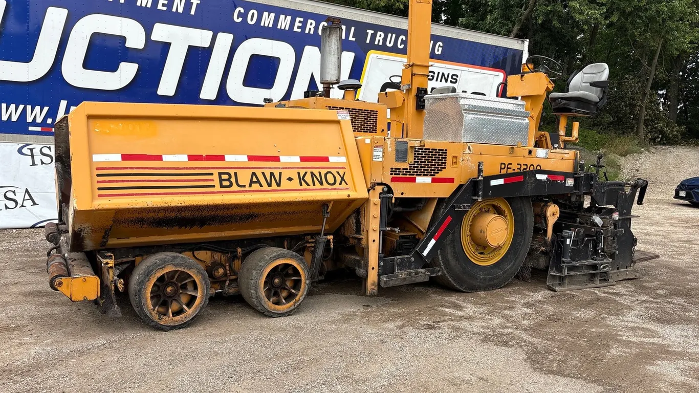 Blaw Knox PF-3200 Paver