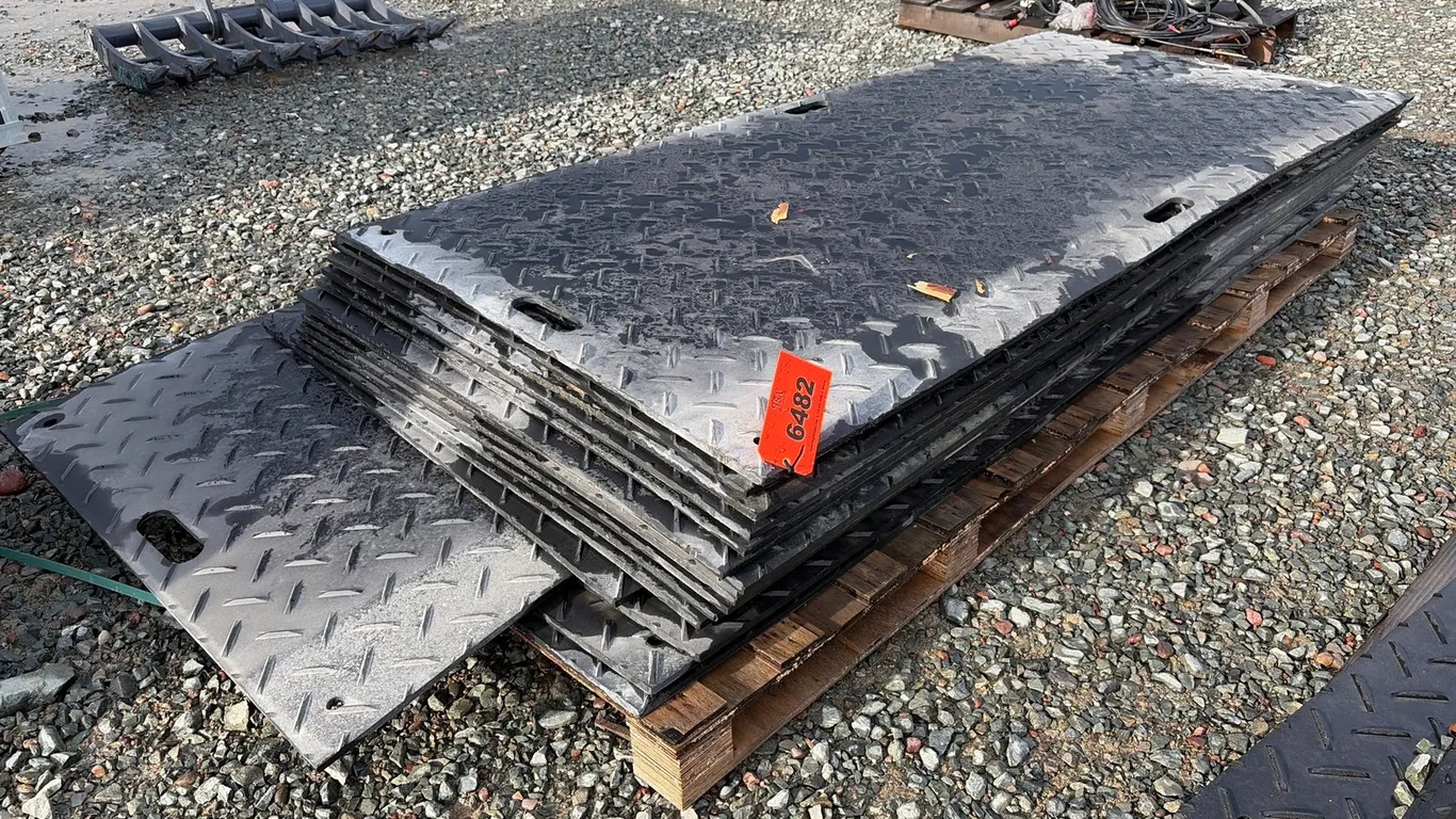(16) Unused Roadbed Protection Pads