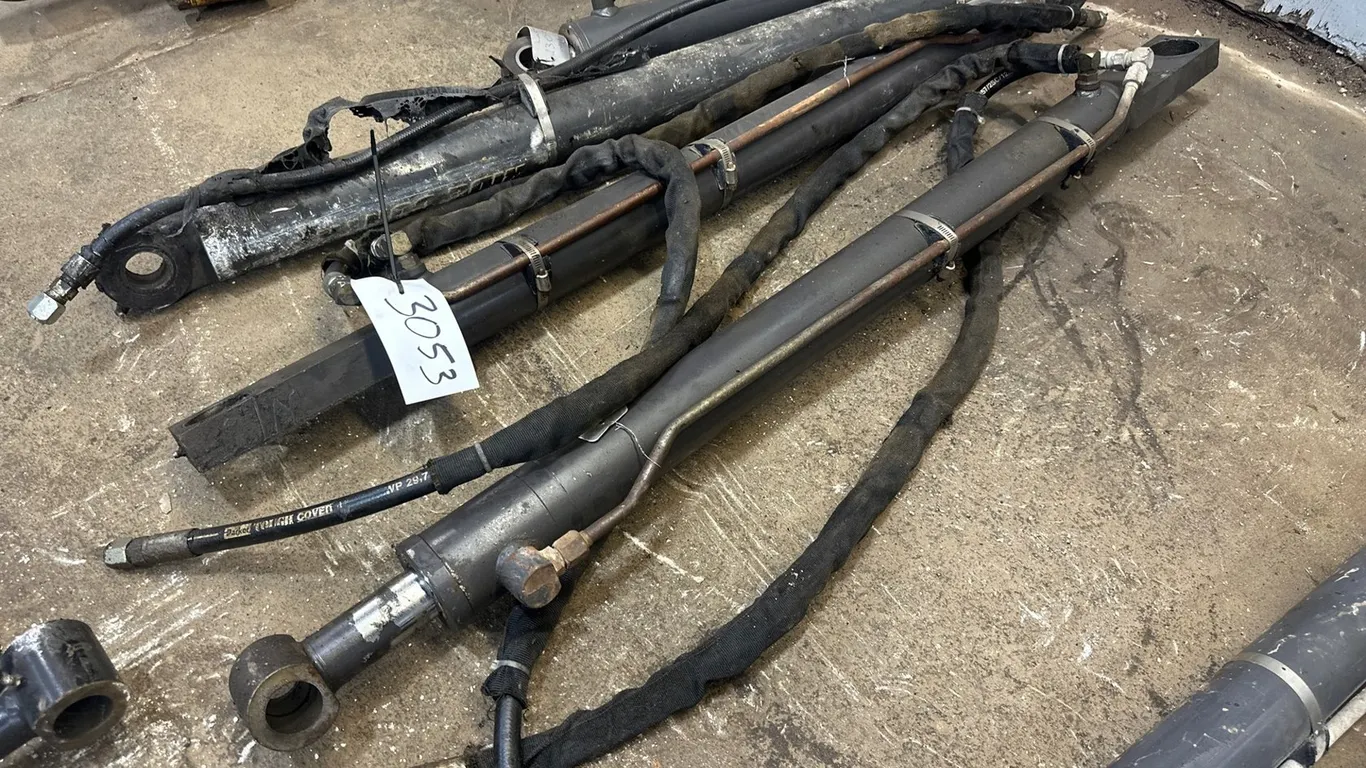 New Holland LS Series Hydraulic Cylinders