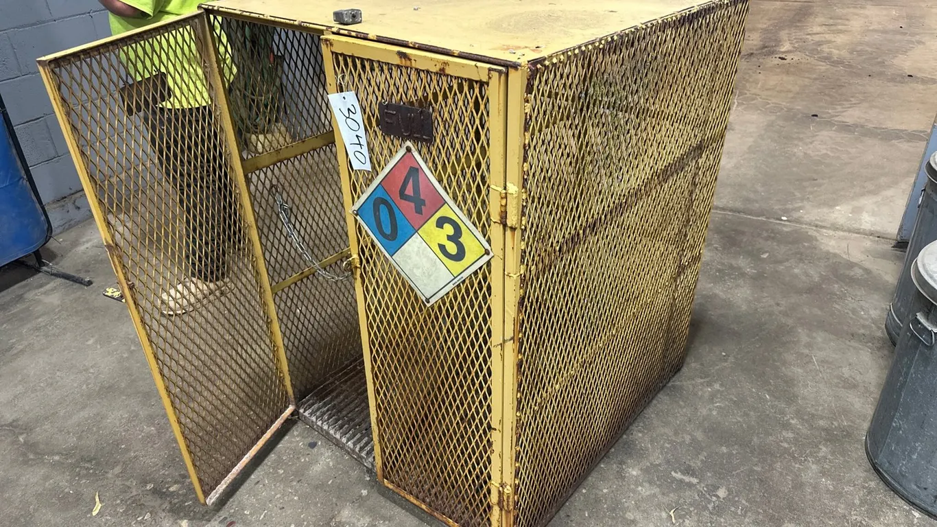 Approx 40"X36"X50" Steel Cage