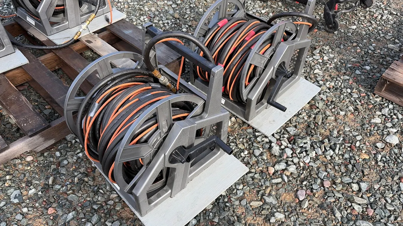 (2) Hose Reels W/Approx. 100' Hoses
