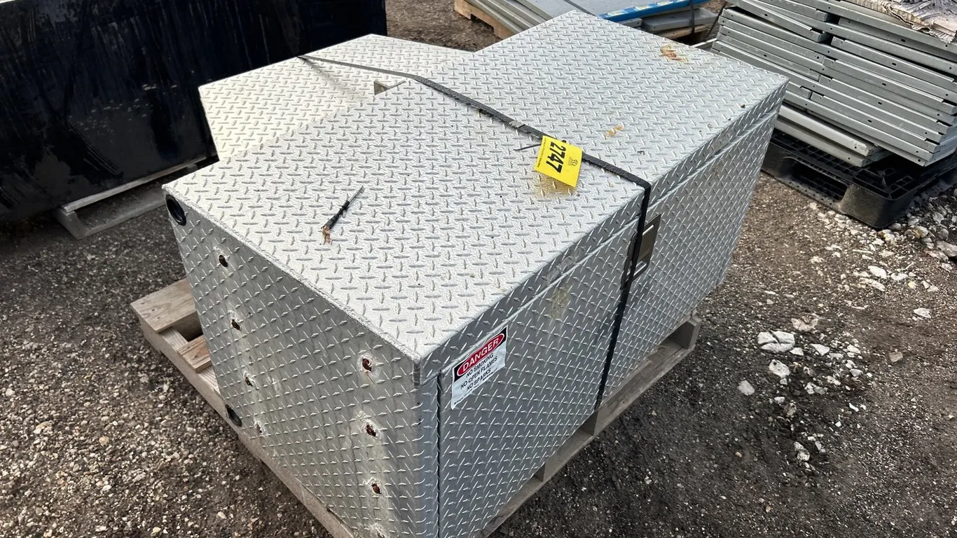 (2) Toolboxes