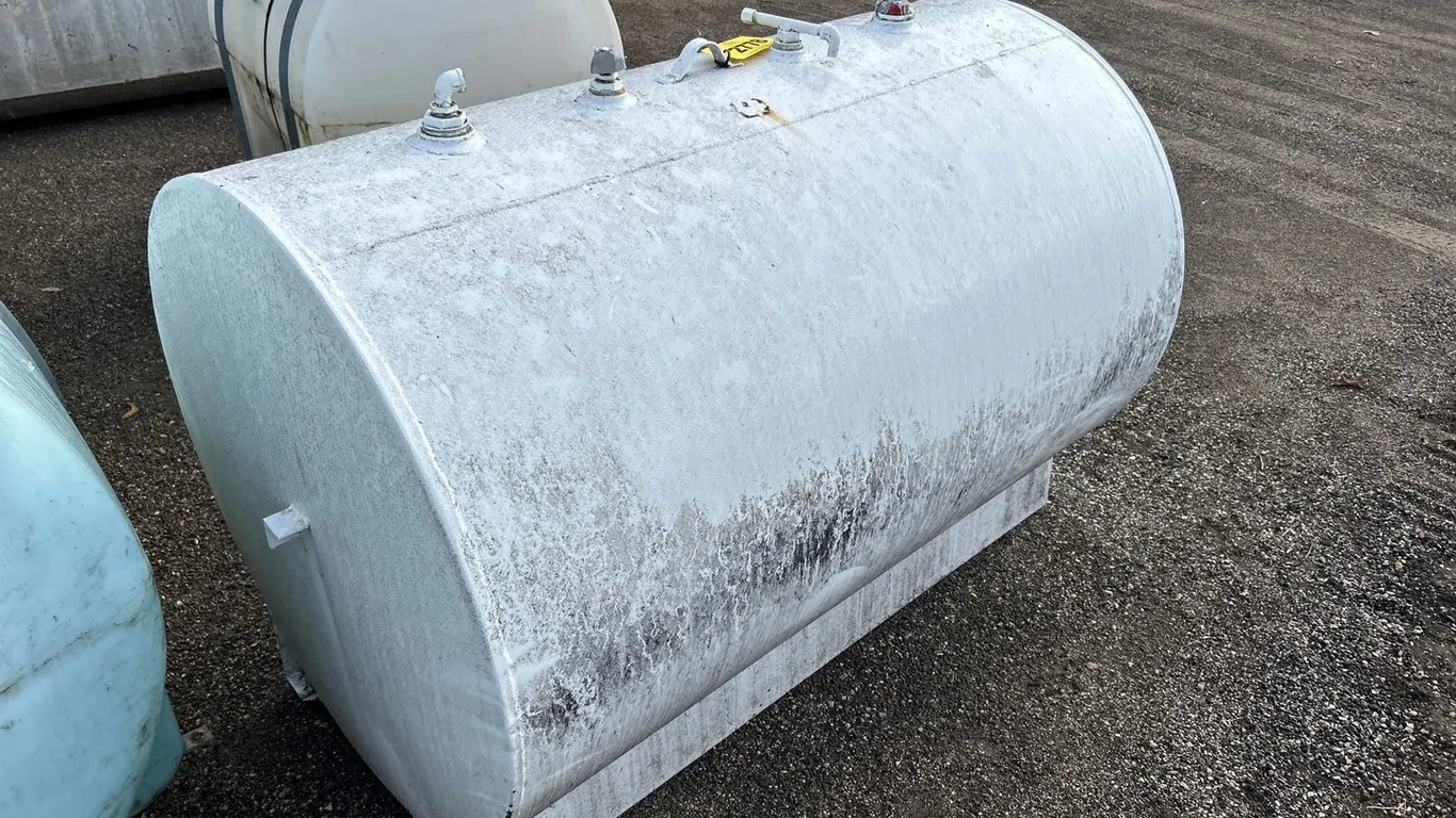 Approx.5'X3' Tank