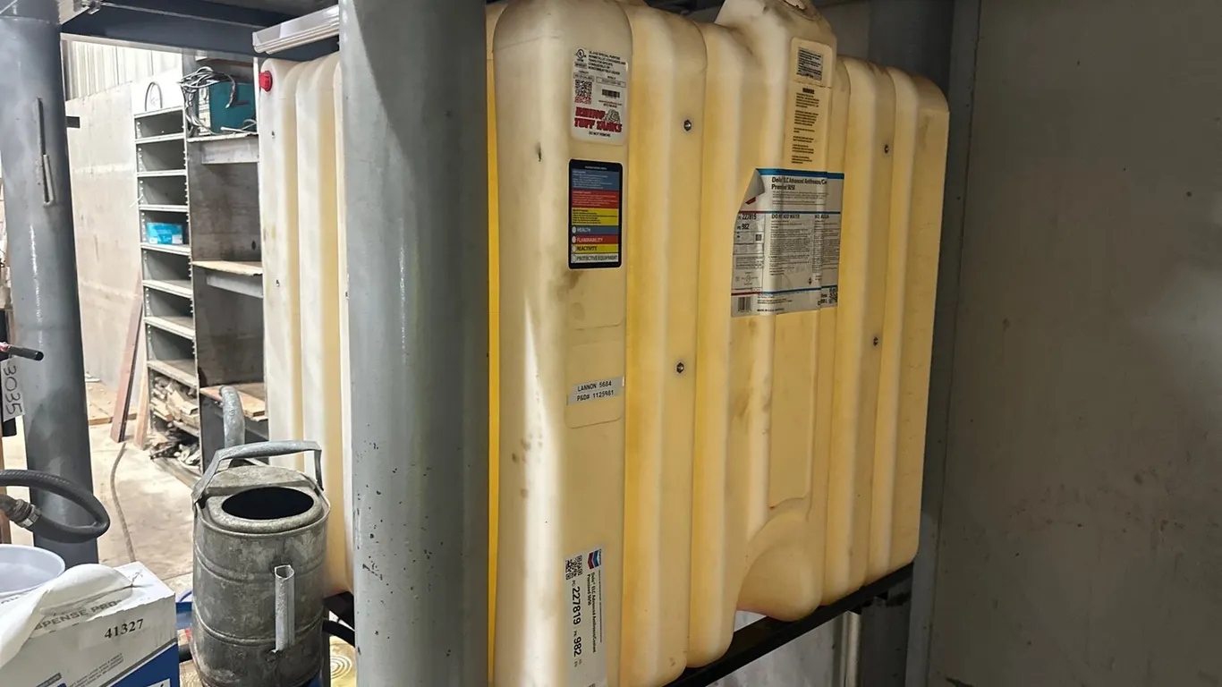 180 Gallon Antifreeze Tote