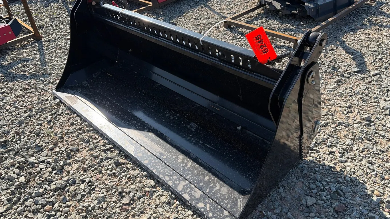 Approx. 72" Unused Future KH72 Skid Steer Combination Bucket