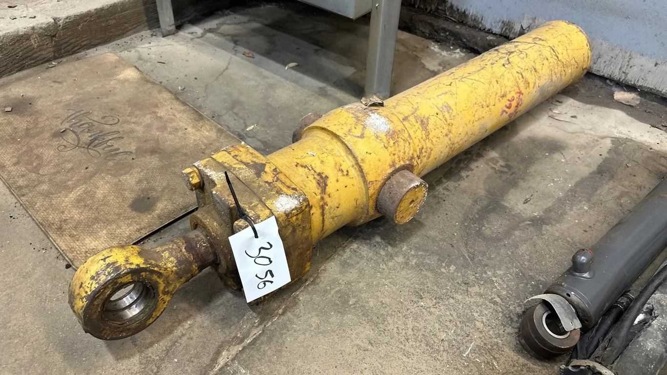 Caterpillar 966 Loader Hydraulic Cylinder