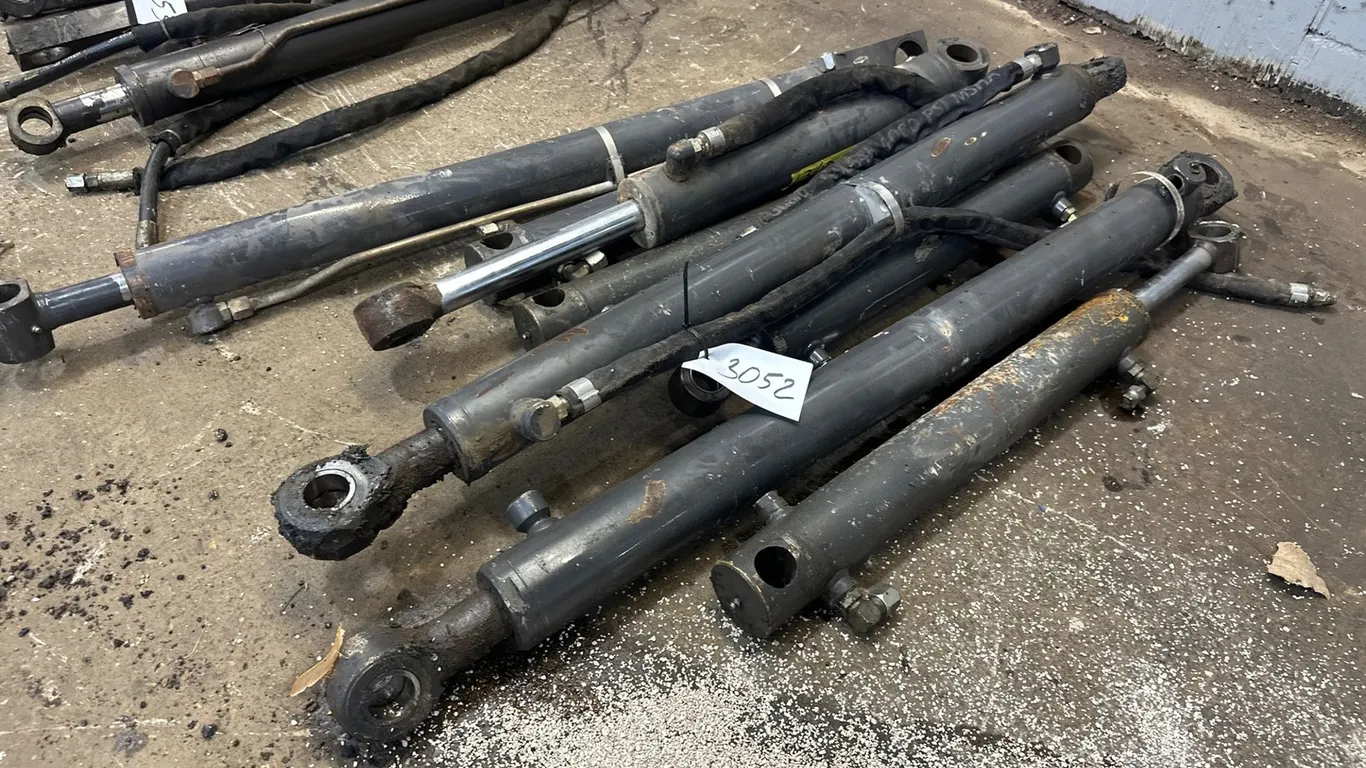 New Holland LS Series Hydraulic Cylinders