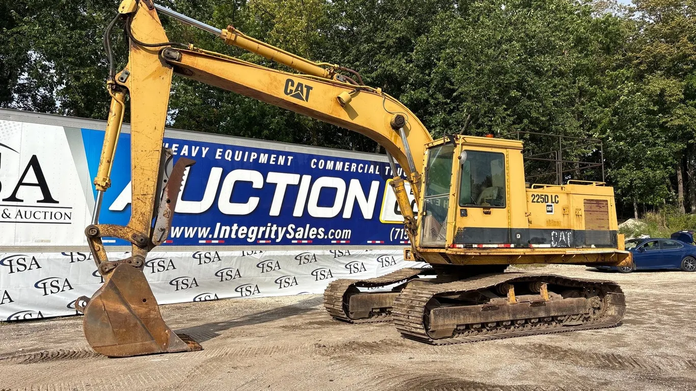 Caterpillar 225D LC Excavator
