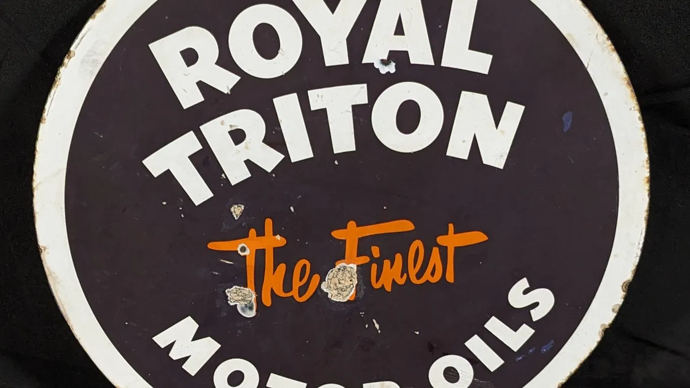 PORCELAIN OIL RACK SIGN UNION 76 ROYAL TRITON MOTOR OILS