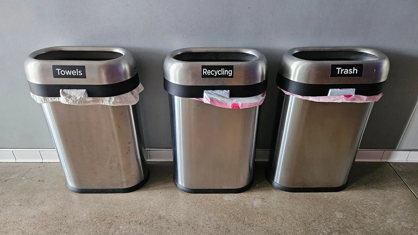 5 SS Trash Cans, 18"x10"x28"