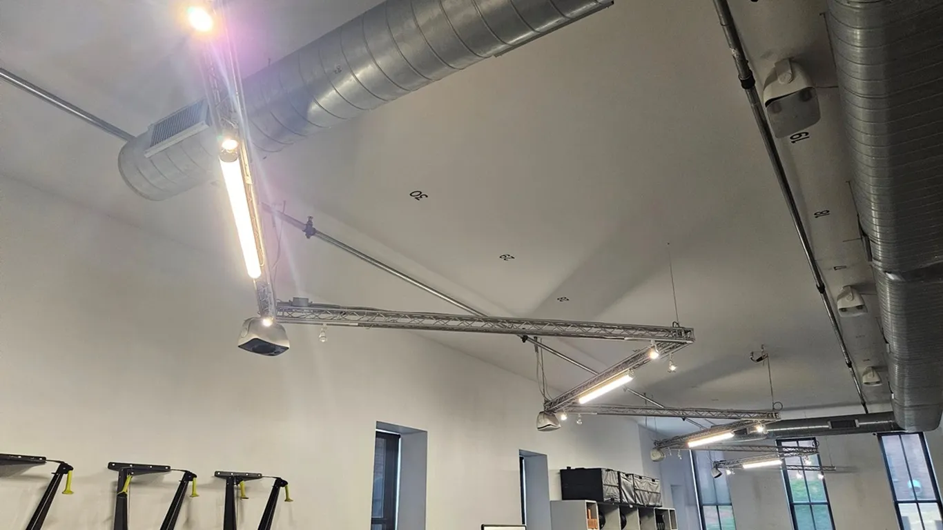 Truss Style Track and Lights, Integrated with LED Lighting and Approx. 33 Assorted Lights, Approx. 120 Linear Feet (speakers not included)