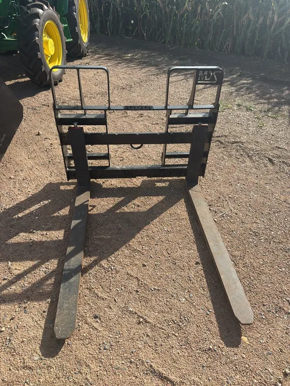 MDS Skid Loader Pallet Forks