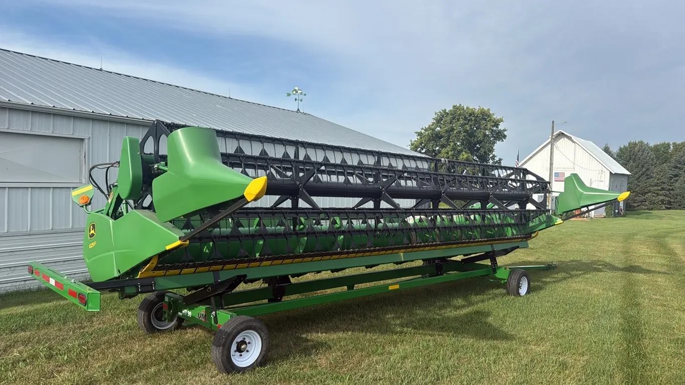 John Deere 625F Bean Head, *Head Trailer Sold Seperate*