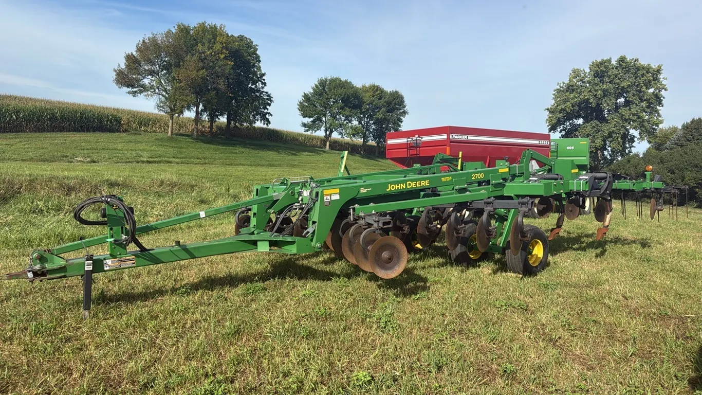 John Deere 2700 Disk Ripper, (7) Shank, (3) Bar Summers Spring Tooth Harrow, Front and Rear Leveling Disks, One Owner