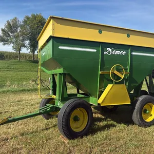 Demco 350 Gravity Wagon, Lights, 11-22.5 Tires, One Owner