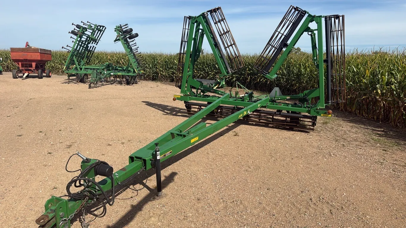 John Deere 200 Crumbler, 40’